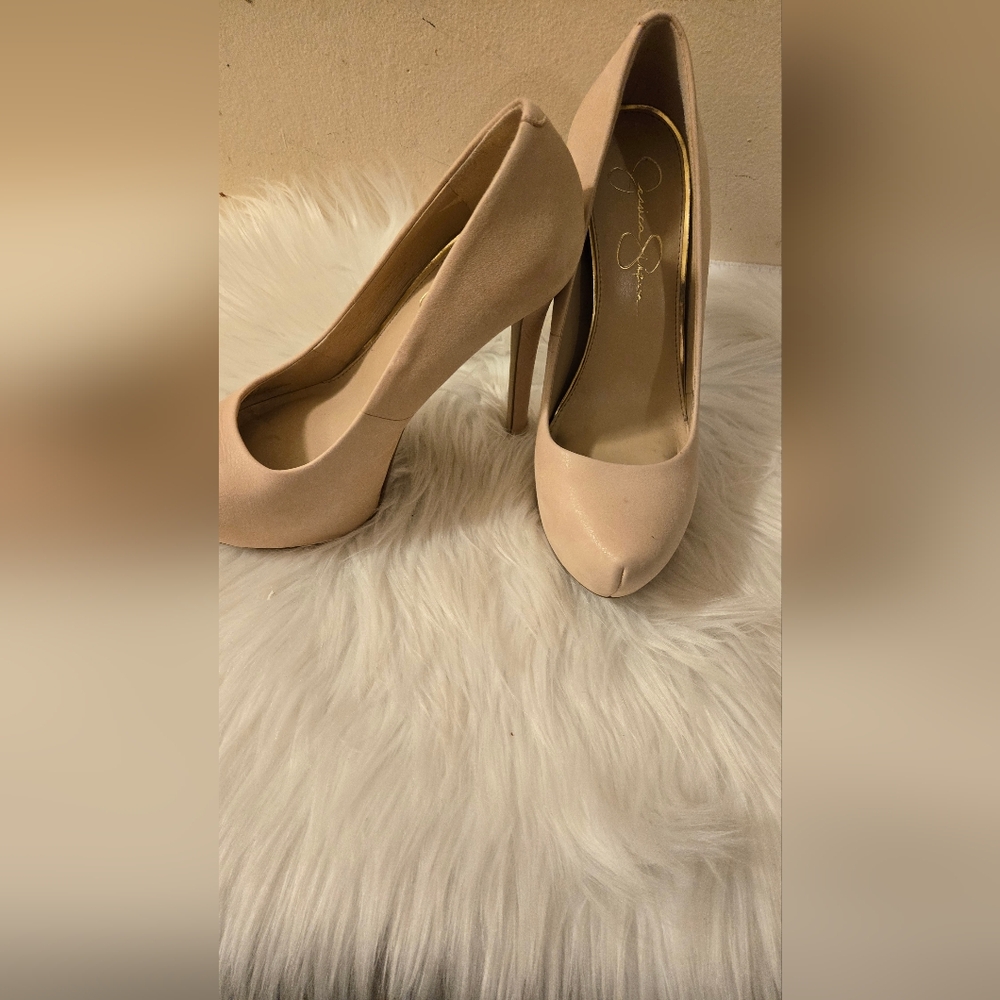 Jessica Simpson Womens Beige Leather Slip On Pump Heels Size 7.5 M-37.5